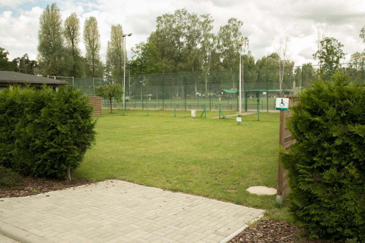 Camping Oaza Blonie Kornik Domki Standard Plus - 3 Pokoje Extérieur photo