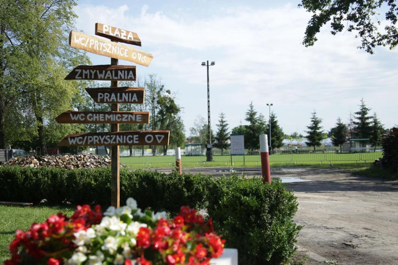 Camping Oaza Blonie Kornik Domki Standard Plus - 3 Pokoje Extérieur photo